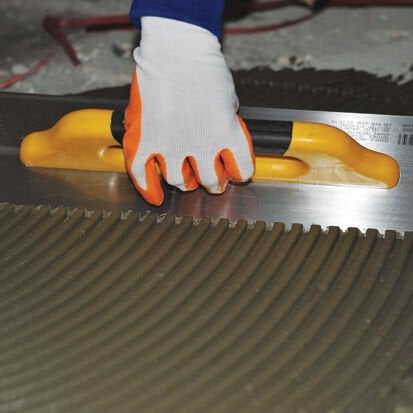 Hassan Dekor Seramik Malası 12×12 – Kapalı Plastik Saplı, Yay Çeliği, 40 cm