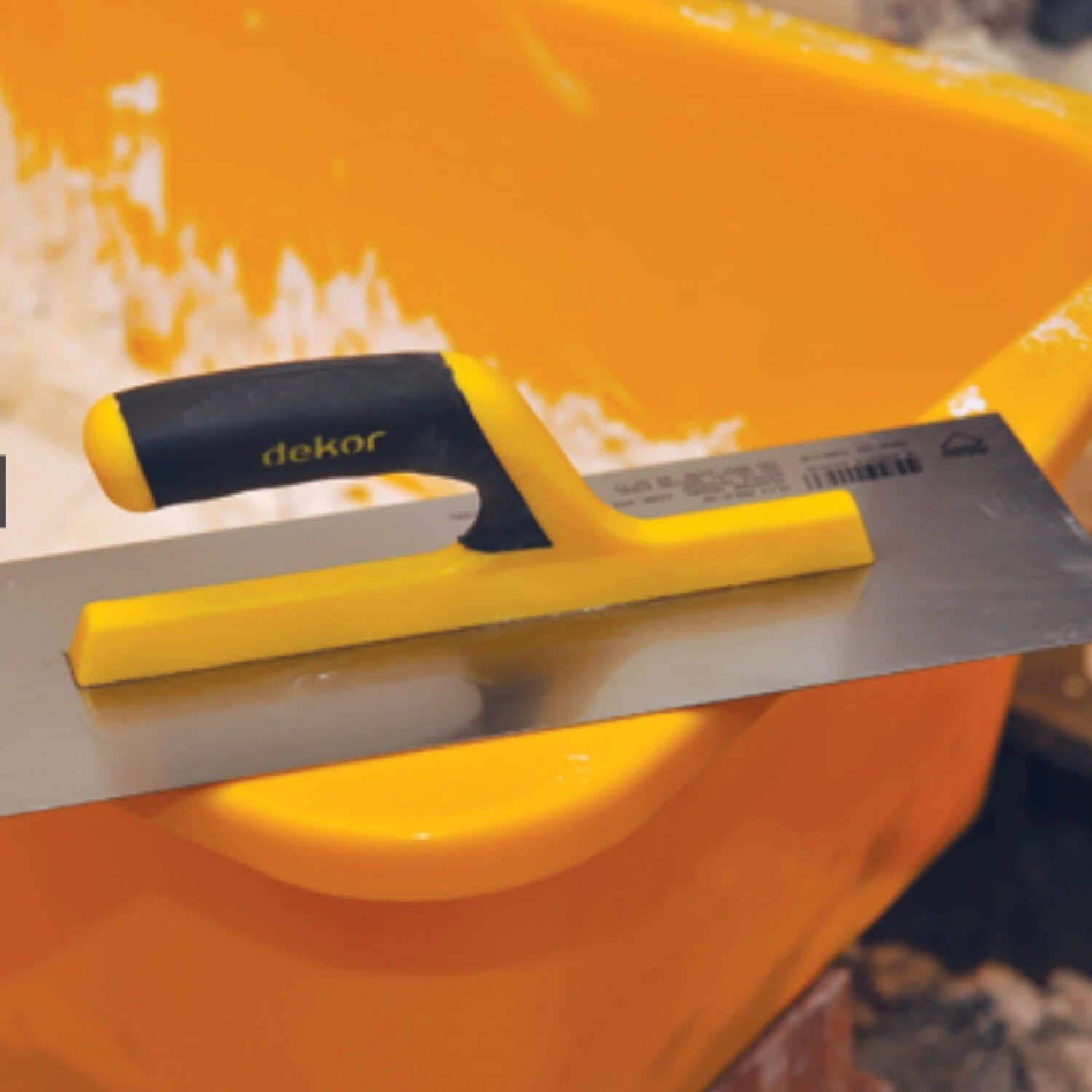 Alçı Malası Açık Plastik Saplı Paslanmaz Çelik 35 cm